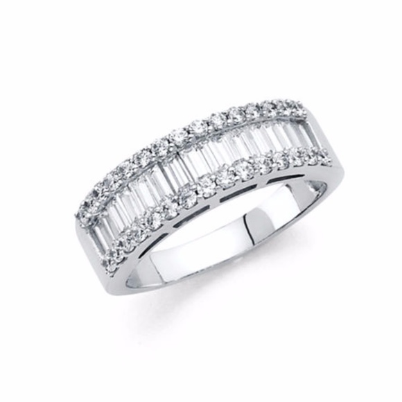 14k Solid White Gold Wedding Band Ring. Absolutely stunning. Stones are QZ - Picture 2 of 8